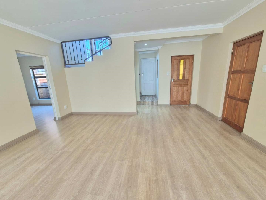 4 Bedroom Property for Sale in Heuwelsig Free State